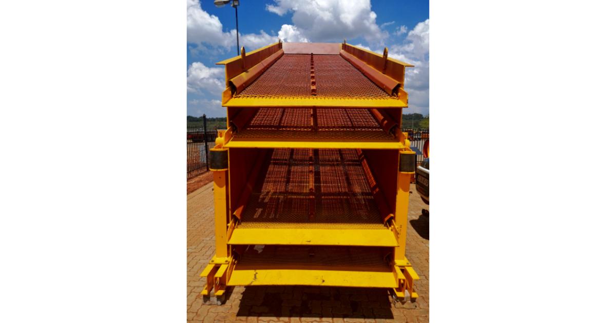 Vibrating Screen 4 Layer 1500 x 4500mm