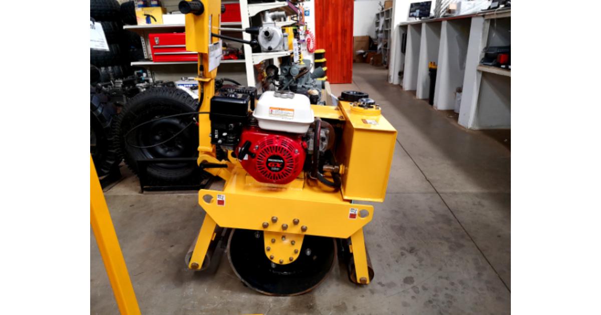 Walk-Behind Vibrating Single Drum Roller 180kg Petrol