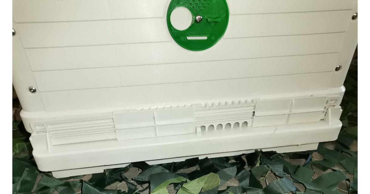 Beehive Plastic 2 Layer
