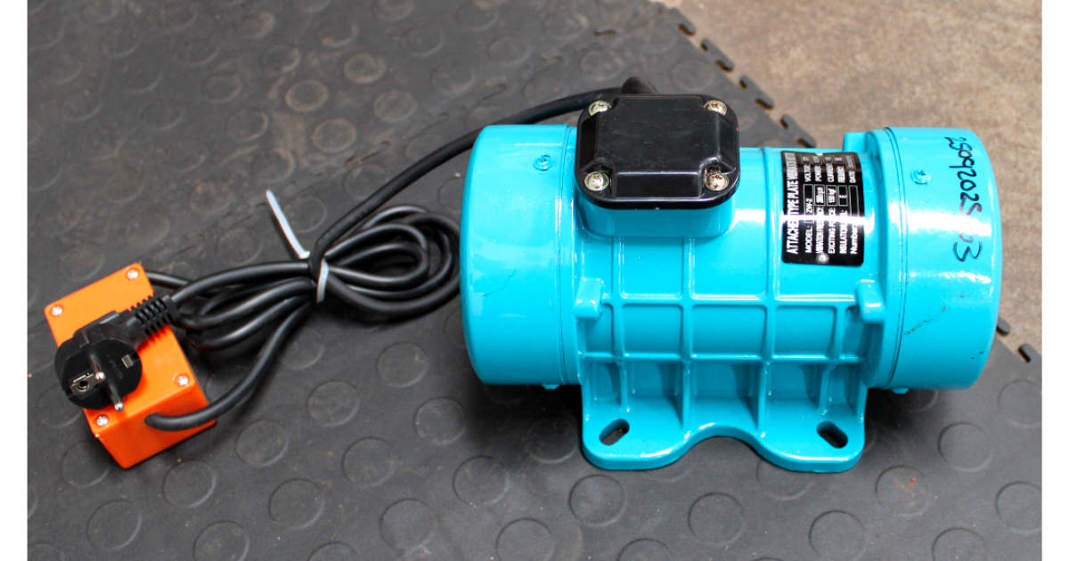 External Vibrator 220V 0.12kW